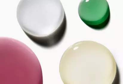 Comment superposer vos serums faciaux pour les meilleurs resultats